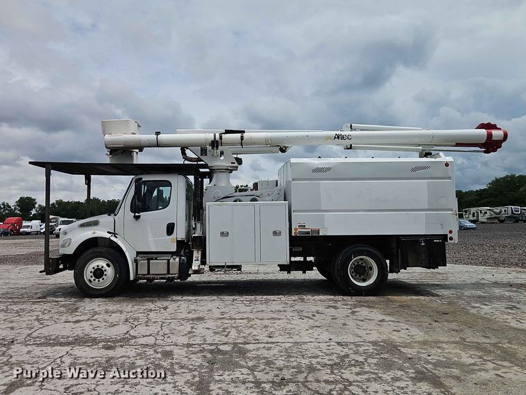 image for item YA3292 2016 Freightliner Business Class M2 forestry bucket truck