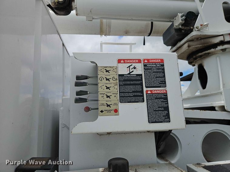 image for item YA3292 2016 Freightliner Business Class M2 forestry bucket truck