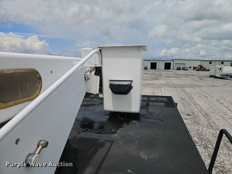 image for item YA3292 2016 Freightliner Business Class M2 forestry bucket truck
