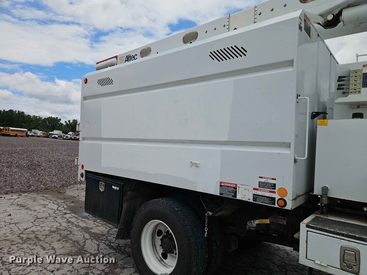 image for item YA3292 2016 Freightliner Business Class M2 forestry bucket truck