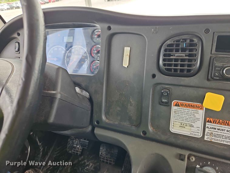 image for item YA3292 2016 Freightliner Business Class M2 forestry bucket truck