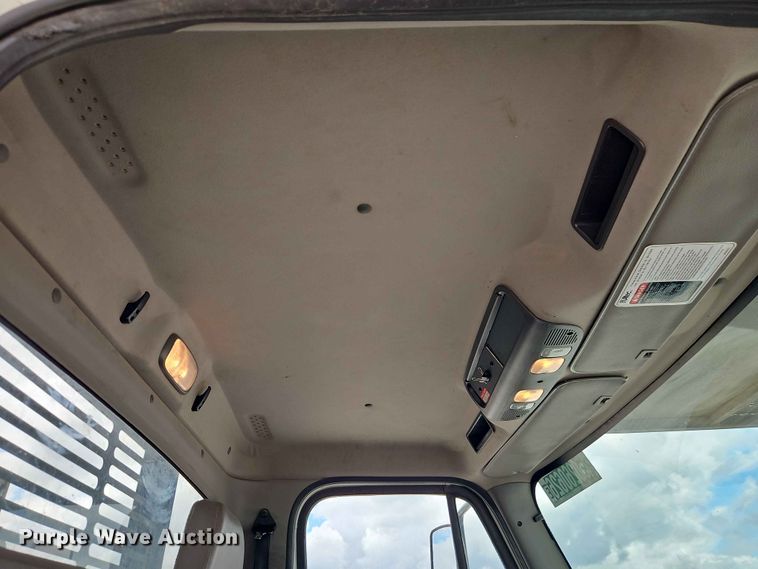 image for item YA3292 2016 Freightliner Business Class M2 forestry bucket truck