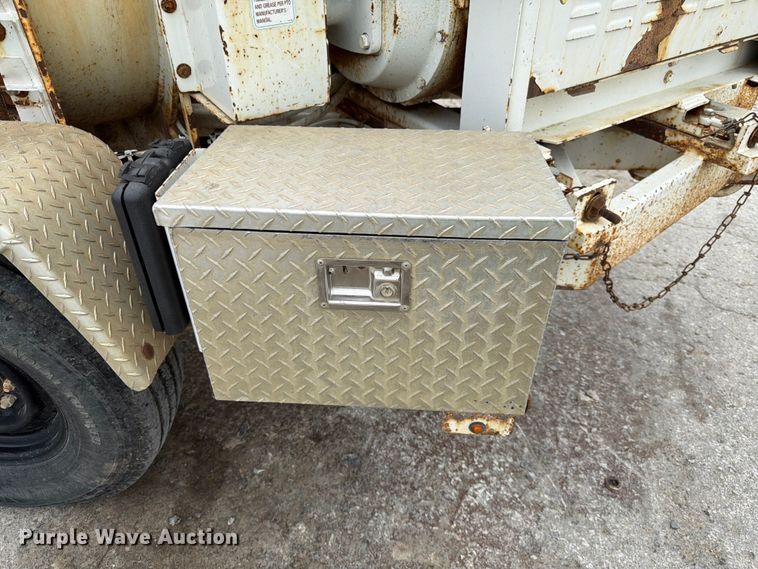 image for item YA3293 2012 Bandit 200XP wood chipper