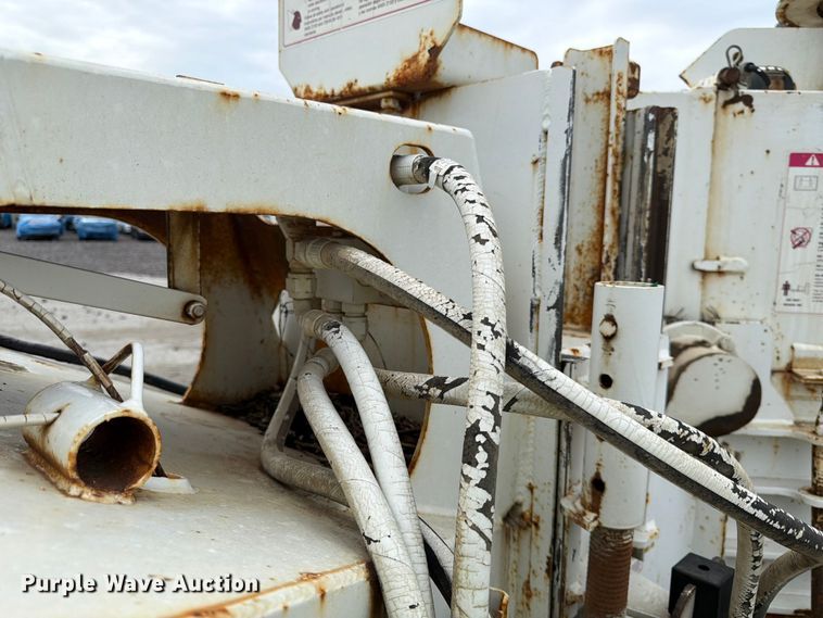 image for item YA3293 2012 Bandit 200XP wood chipper