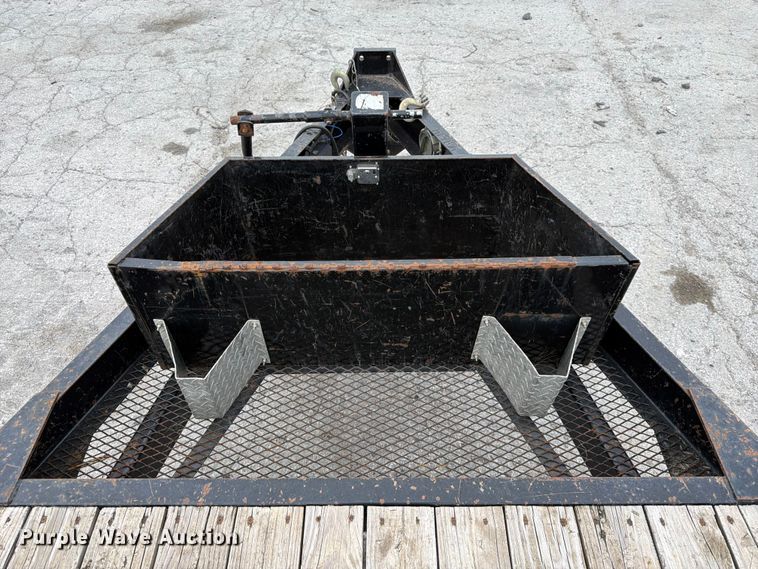 image for item YA3294 2016 Sure-Trac ST7225ITPL5 B-200 equipment trailer
