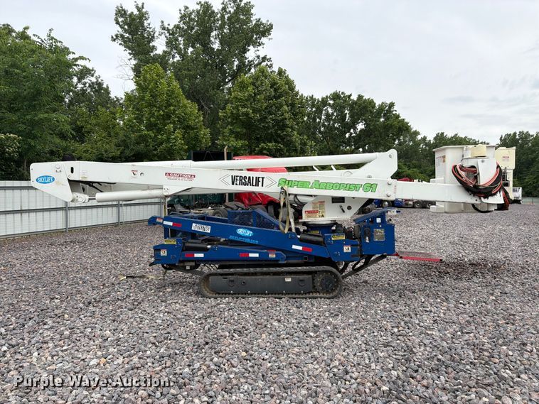 image for item YA3295 2016 SkyLift MA61TD tracked boom lift