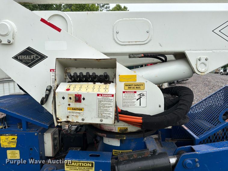 image for item YA3295 2016 SkyLift MA61TD tracked boom lift