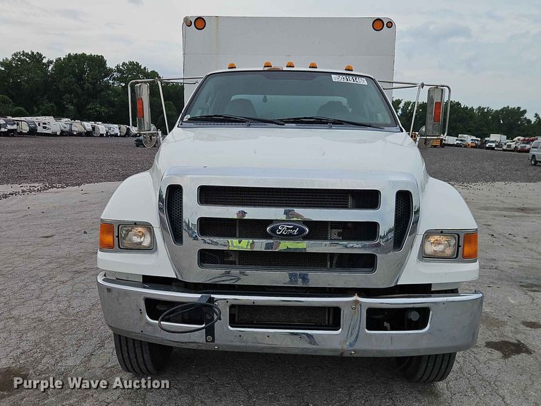 image for item YA3299 2015 Ford F750 Super Duty chipper truck