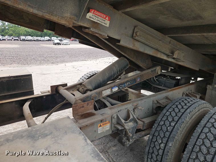 image for item YA3299 2015 Ford F750 Super Duty chipper truck
