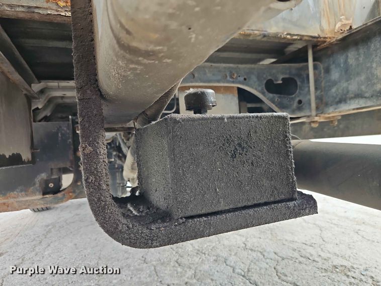 image for item YA3299 2015 Ford F750 Super Duty chipper truck