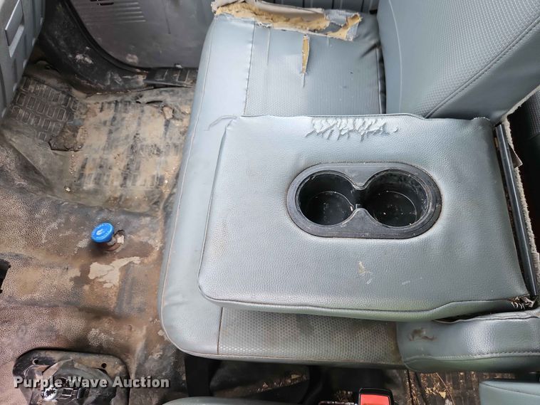 image for item YA3299 2015 Ford F750 Super Duty chipper truck