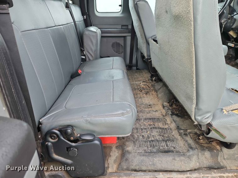 image for item YA3299 2015 Ford F750 Super Duty chipper truck
