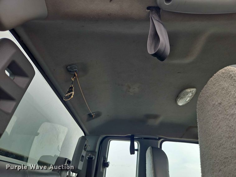 image for item YA3299 2015 Ford F750 Super Duty chipper truck