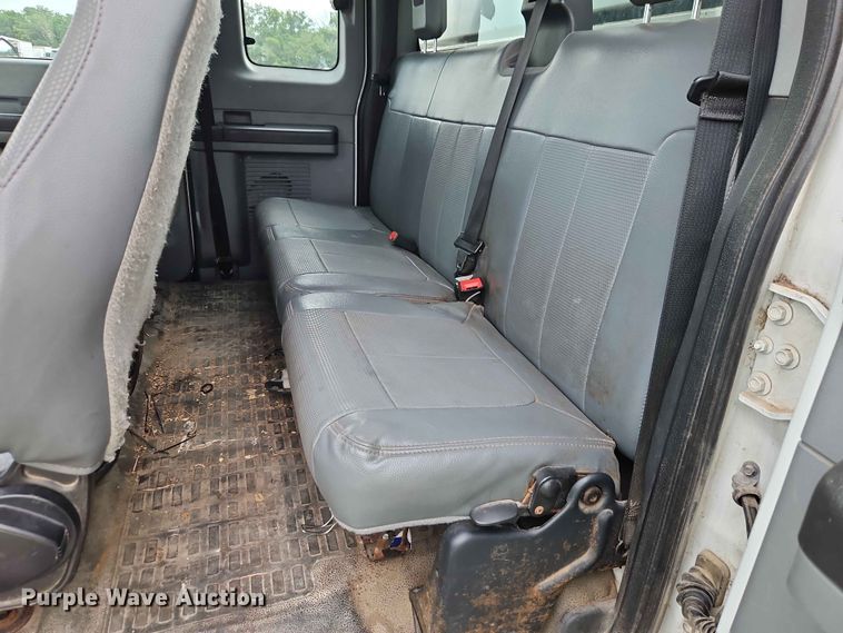 image for item YA3299 2015 Ford F750 Super Duty chipper truck