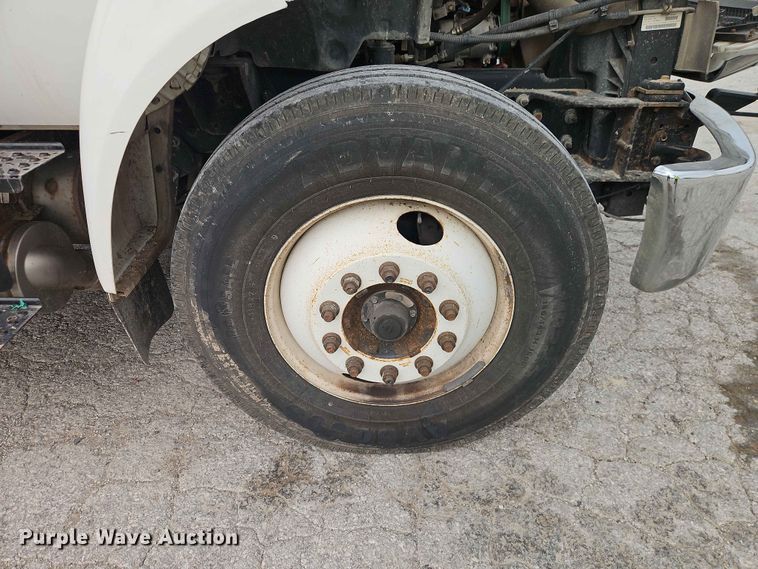 image for item YA3299 2015 Ford F750 Super Duty chipper truck