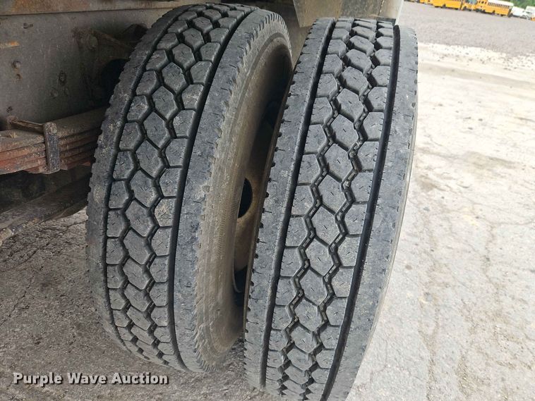 image for item YA3299 2015 Ford F750 Super Duty chipper truck