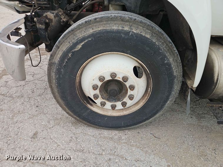 image for item YA3299 2015 Ford F750 Super Duty chipper truck