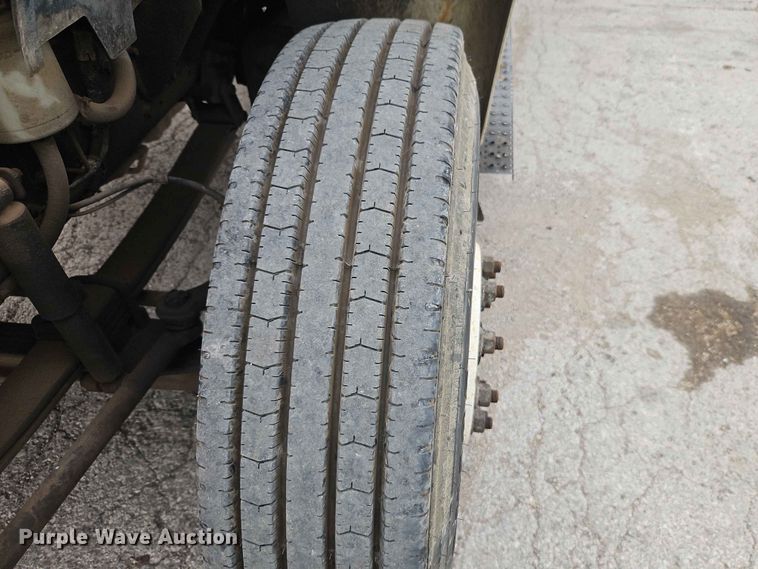 image for item YA3299 2015 Ford F750 Super Duty chipper truck