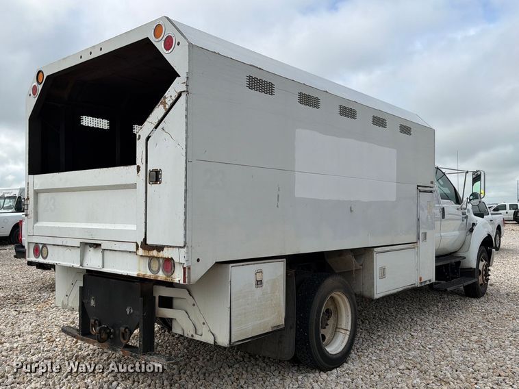 image for item YA3312 2013 Ford F650 Super Duty chipper truck