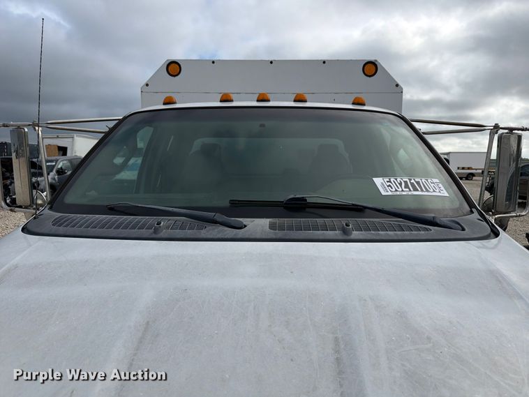 image for item YA3312 2013 Ford F650 Super Duty chipper truck