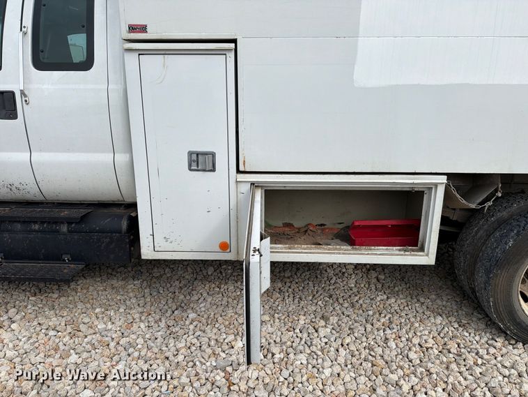 image for item YA3312 2013 Ford F650 Super Duty chipper truck