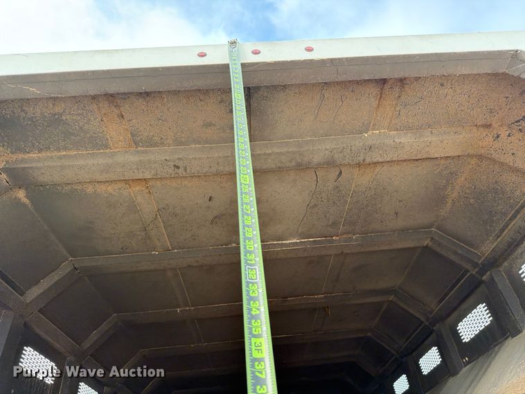 image for item YA3312 2013 Ford F650 Super Duty chipper truck