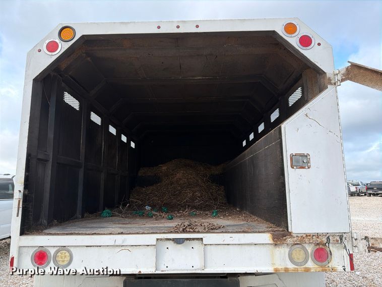 image for item YA3312 2013 Ford F650 Super Duty chipper truck
