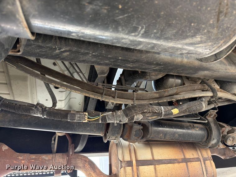 image for item YA3312 2013 Ford F650 Super Duty chipper truck