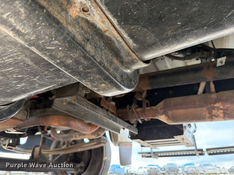 image for item YA3312 2013 Ford F650 Super Duty chipper truck
