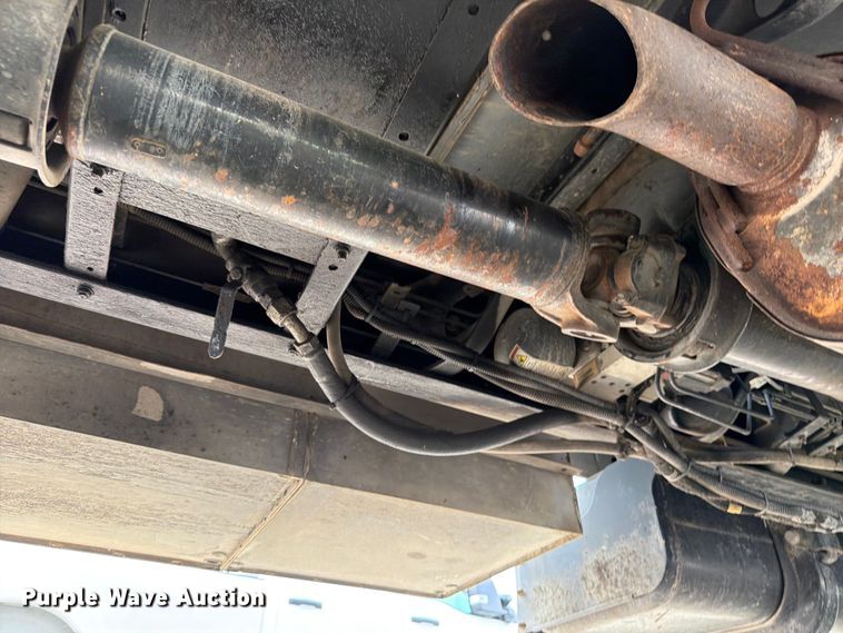 image for item YA3312 2013 Ford F650 Super Duty chipper truck
