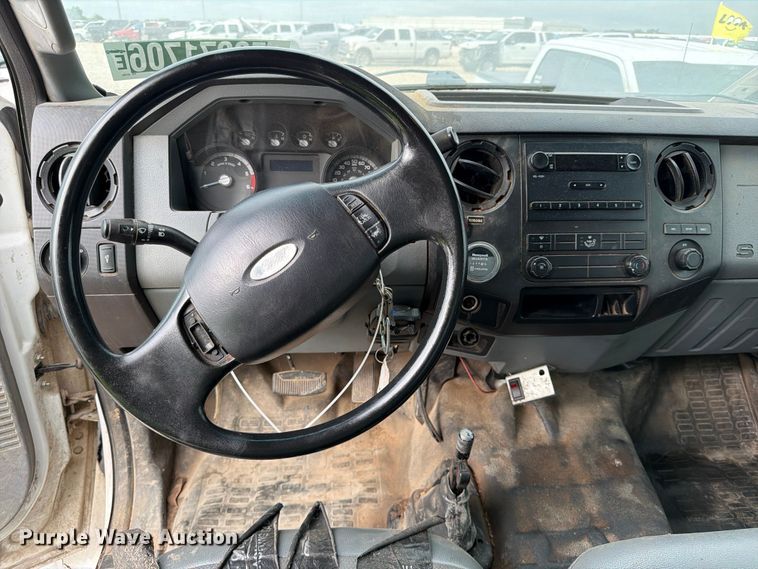 image for item YA3312 2013 Ford F650 Super Duty chipper truck