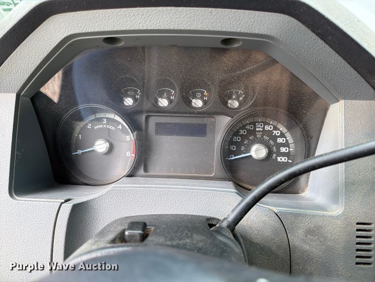 image for item YA3312 2013 Ford F650 Super Duty chipper truck