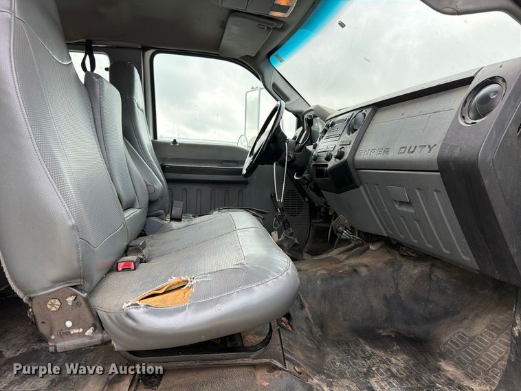 image for item YA3312 2013 Ford F650 Super Duty chipper truck