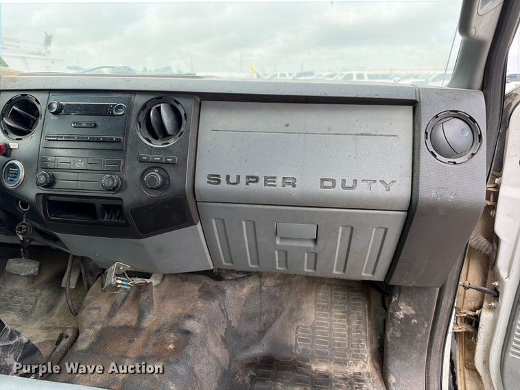 image for item YA3312 2013 Ford F650 Super Duty chipper truck