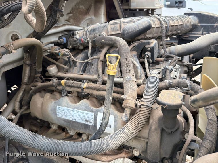 image for item YA3312 2013 Ford F650 Super Duty chipper truck