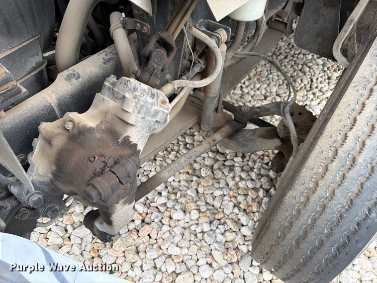 image for item YA3312 2013 Ford F650 Super Duty chipper truck