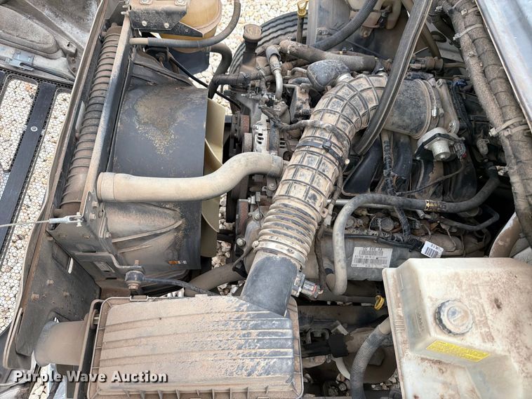 image for item YA3312 2013 Ford F650 Super Duty chipper truck