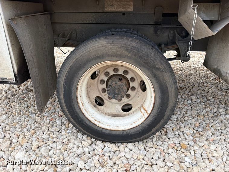 image for item YA3312 2013 Ford F650 Super Duty chipper truck