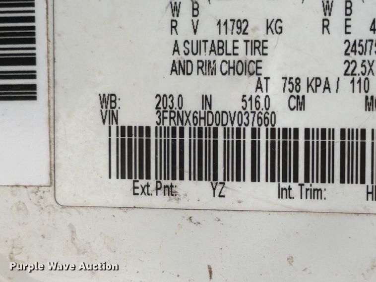 image for item YA3312 2013 Ford F650 Super Duty chipper truck