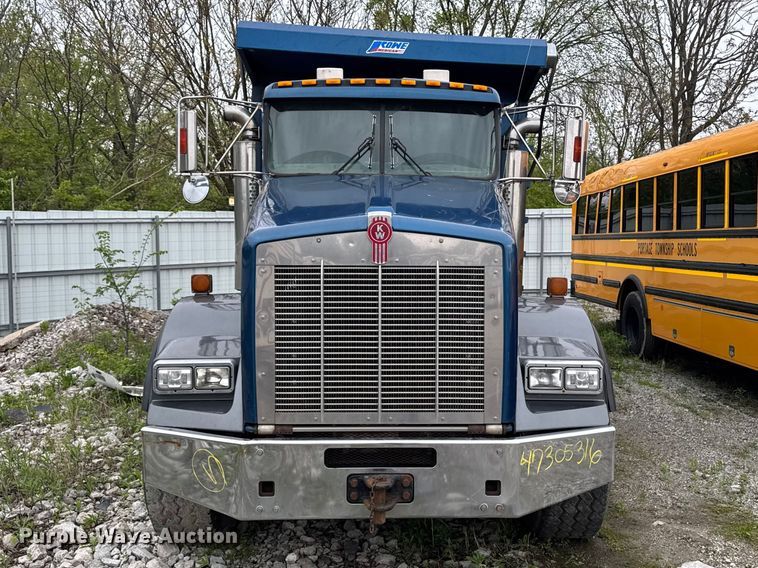 image for item YA3327 2006 Kenworth T800 dump truck
