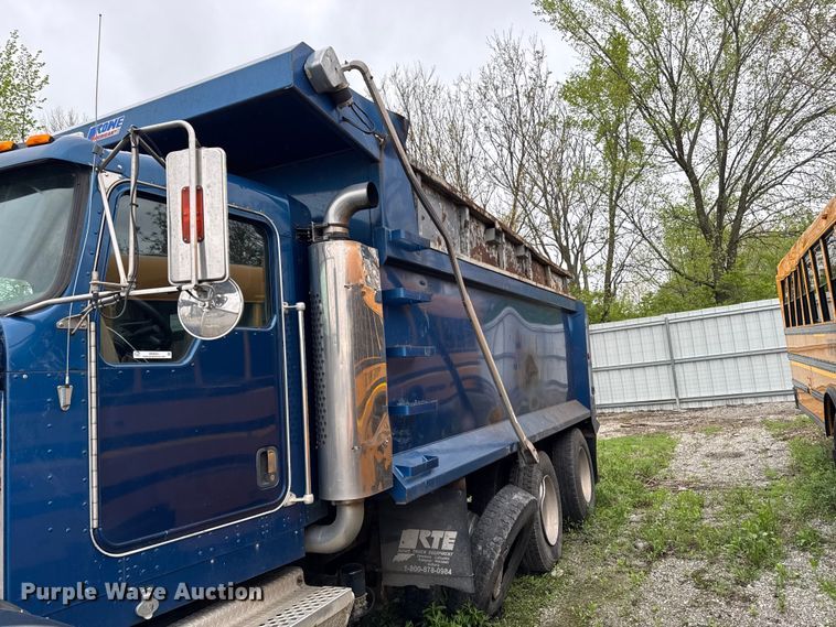 image for item YA3327 2006 Kenworth T800 dump truck