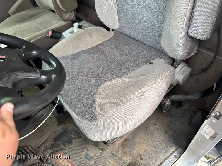 image for item YA3327 2006 Kenworth T800 dump truck
