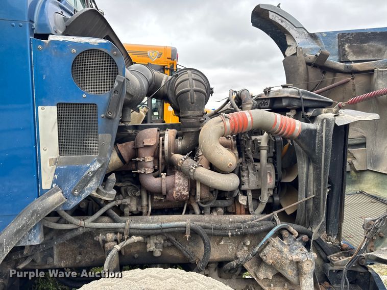 image for item YA3327 2006 Kenworth T800 dump truck
