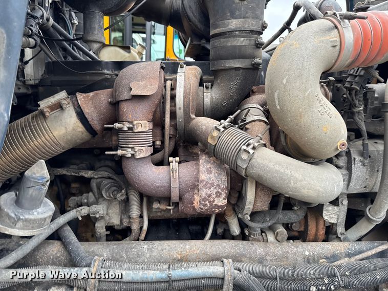 image for item YA3327 2006 Kenworth T800 dump truck