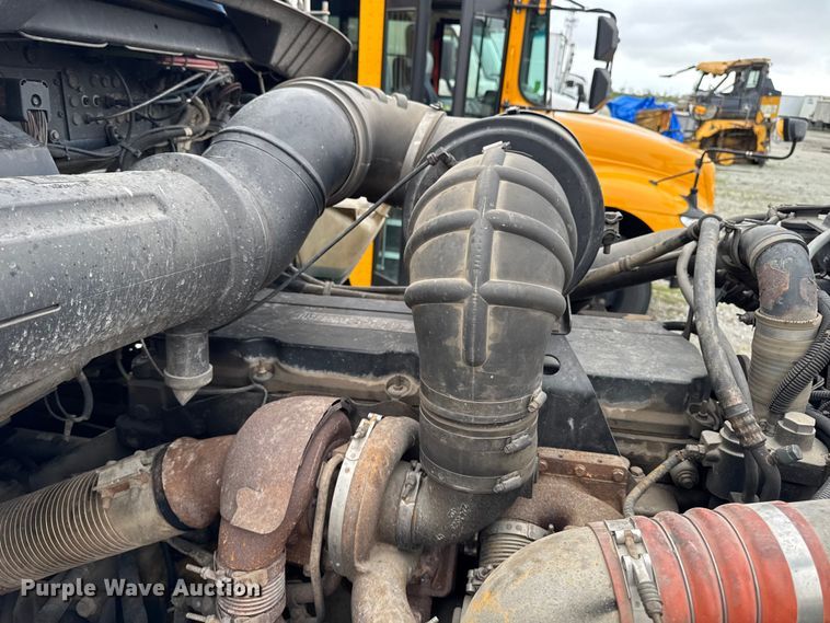 image for item YA3327 2006 Kenworth T800 dump truck