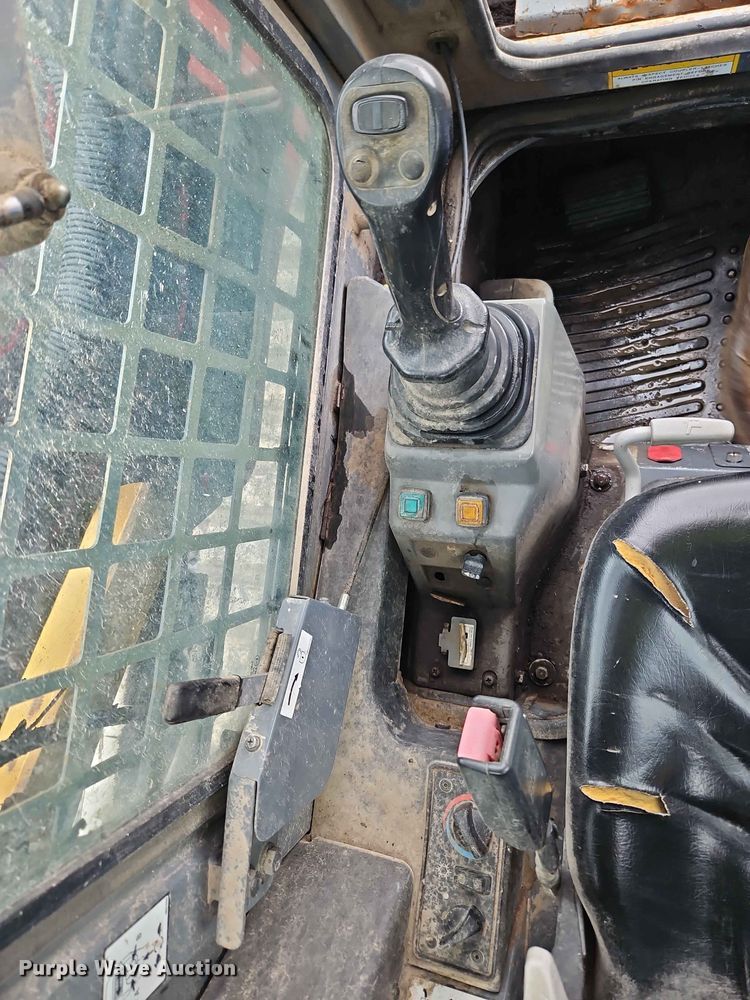image for item YA3402 2016 Takeuchi TL12 tracked skid steer loader