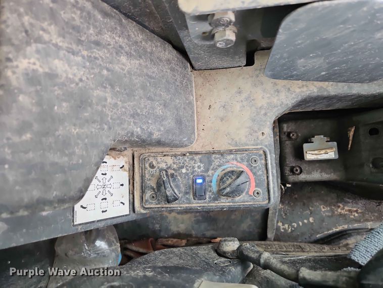 image for item YA3402 2016 Takeuchi TL12 tracked skid steer loader