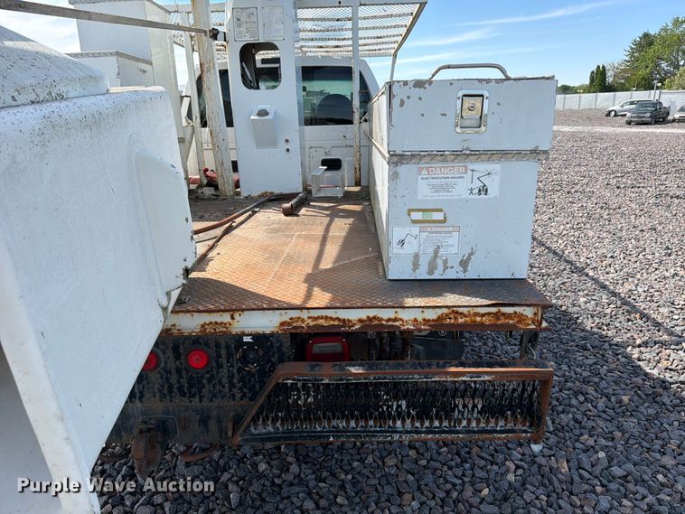 image for item YA3460 2008 Ford F450 Super Duty utility / service truck