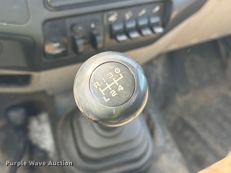 image for item YA3460 2008 Ford F450 Super Duty utility / service truck