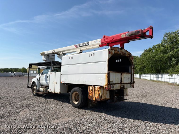 image for item YA3521 2015 Ford F750 Super Duty forestry bucket truck